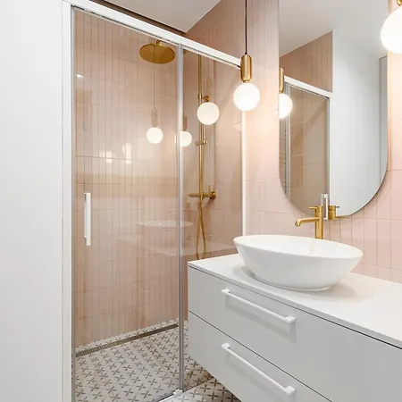 Shortstaypoland Jagiellonska Premium P6 *