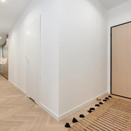 Shortstaypoland Jagiellonska Premium P6