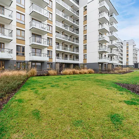 Shortstaypoland Jagiellonska Premium P6 *