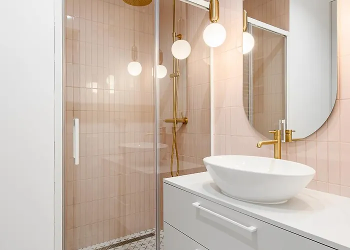 Shortstaypoland Jagiellonska Premium P6 *